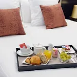 호텔 Golden Tulip Cdg Airport