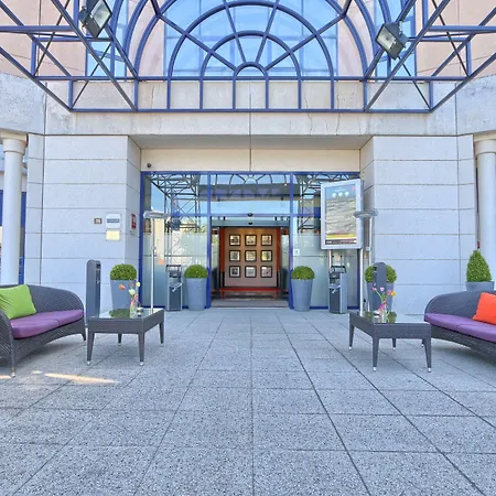 Golden Tulip Cdg Airport 4*