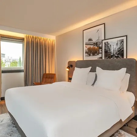 호텔 Golden Tulip Cdg Airport 4*