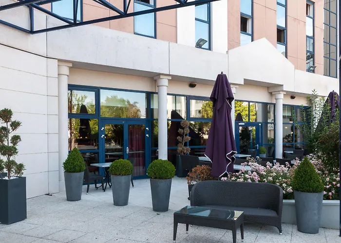 Golden Tulip Cdg Airport 4*